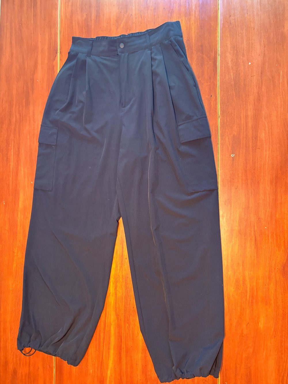 GAP Fit Women’s Black Cargo Pants